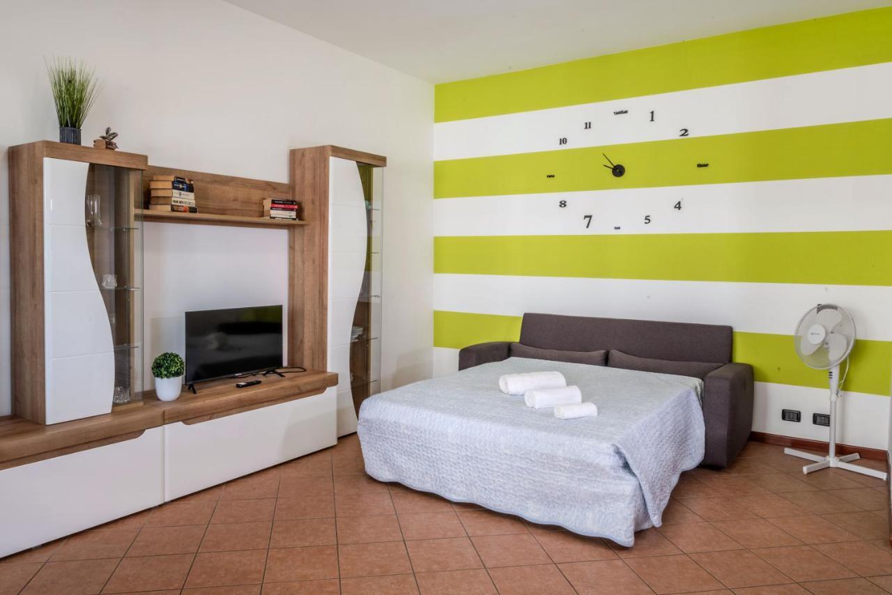 Isa Center - Leonardo Accademy - Mxp - Lakes Sesto Calende Bagian luar foto