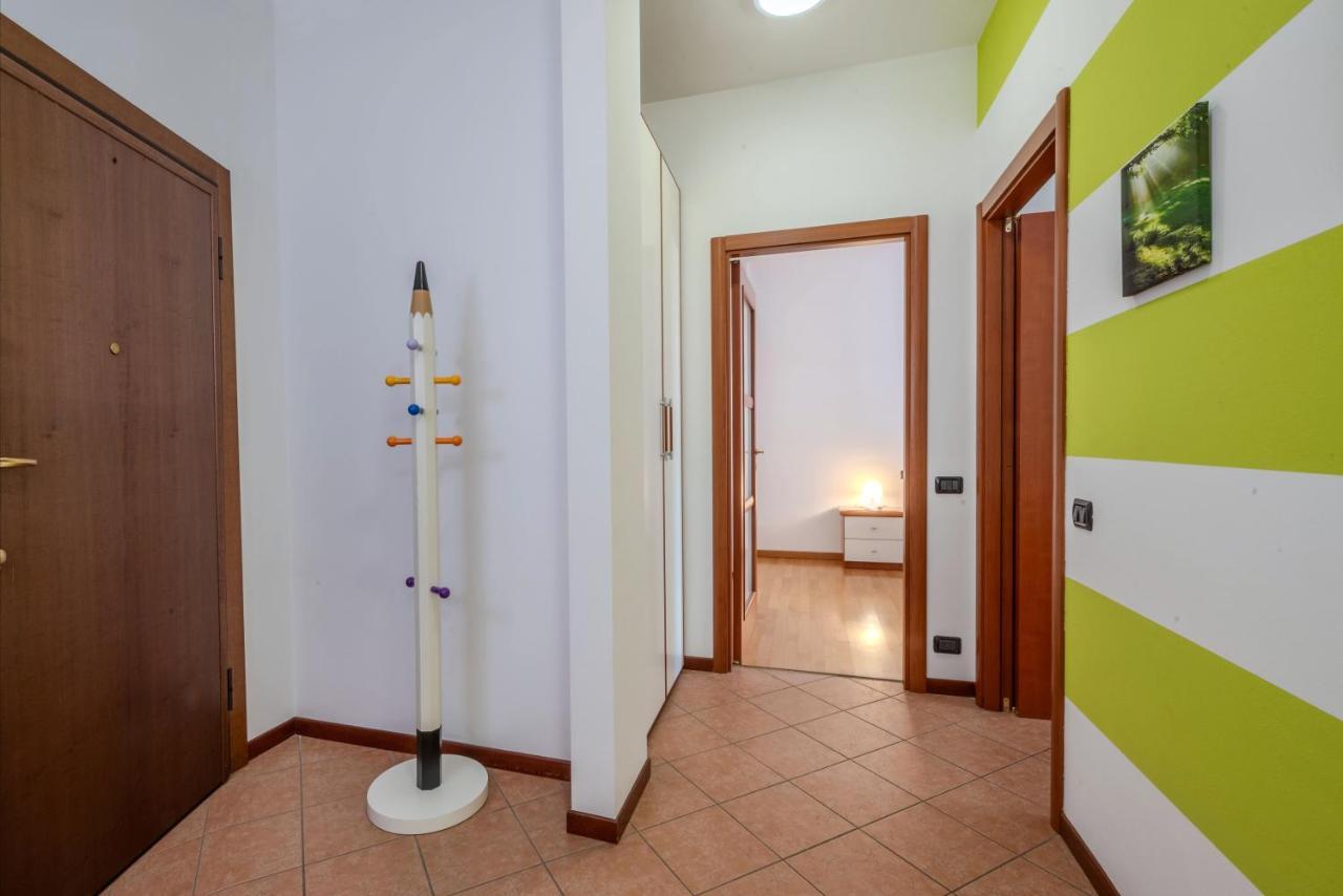 Isa Center - Leonardo Accademy - Mxp - Lakes Sesto Calende Bagian luar foto