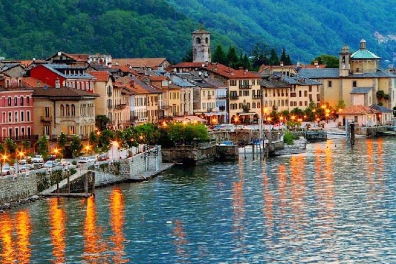 Isa Center - Leonardo Accademy - Mxp - Lakes Sesto Calende Bagian luar foto